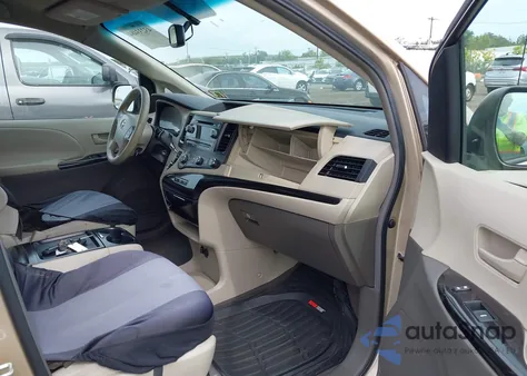 2011 Toyota Sienna Le V6 z USA, uszkodzony, nr VIN 5TDKK3DC3BS080418